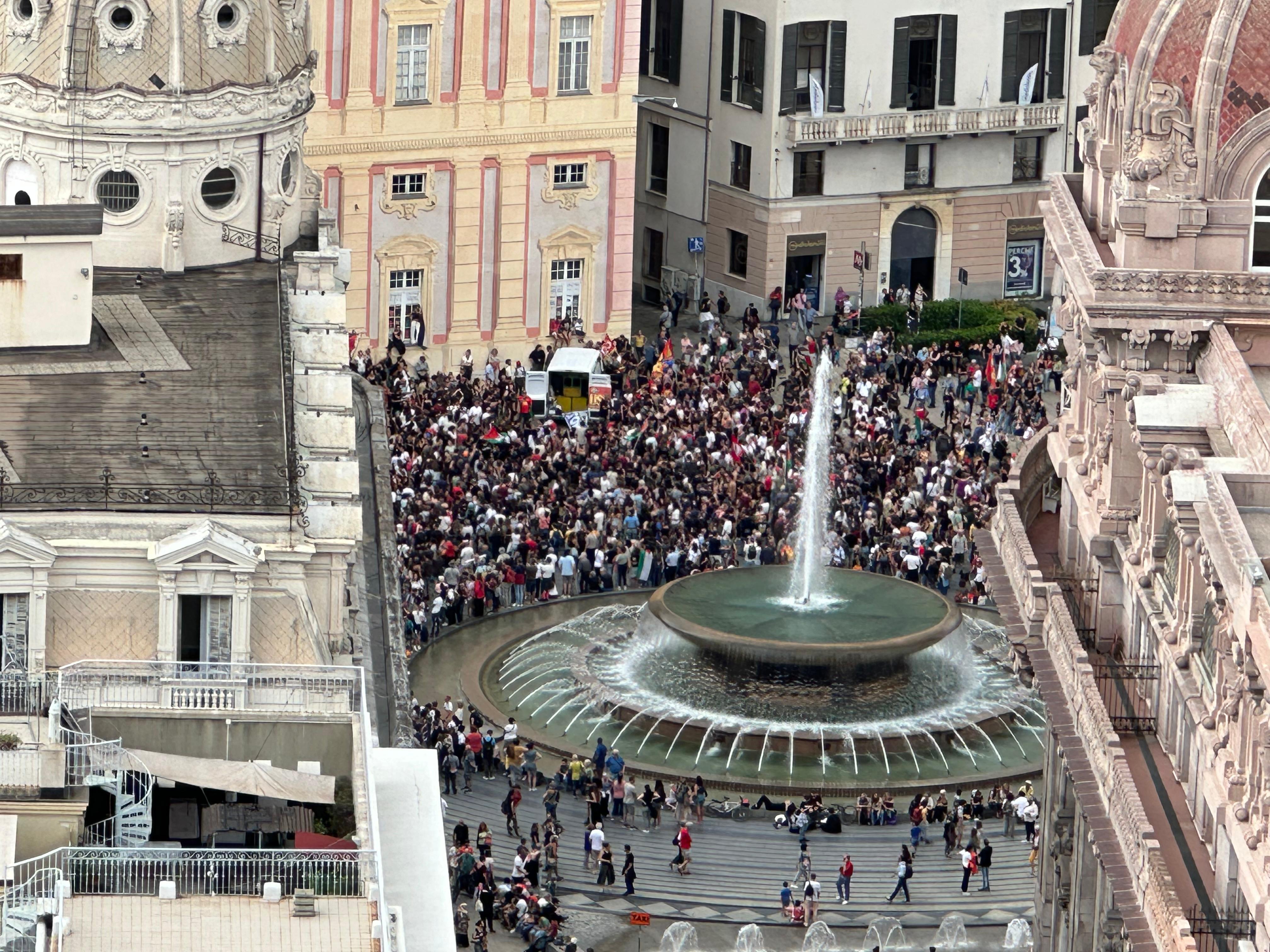 Ancora una marea di genovesi in piazza per Gaza, in corteo in 20 mila