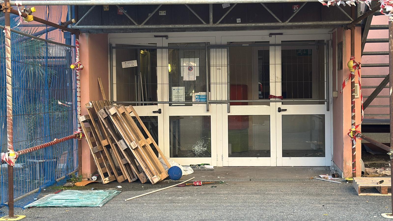 Blitz al Leonardo da Vinci, identificata parte dei ragazzi. Oggi un nuovo sopralluogo della scientifica