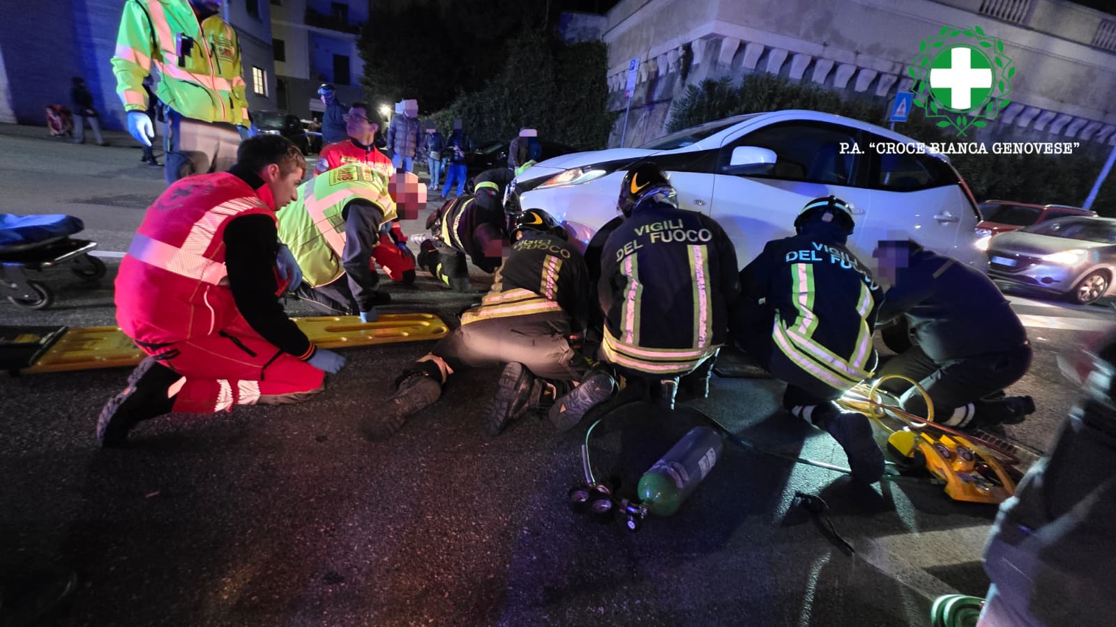 Terrore ad Albaro, prima investito da auto pirata poi travolto da un'altra macchina: è gravissimo