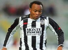 Genoa, anche i rossoblù per Zuniga