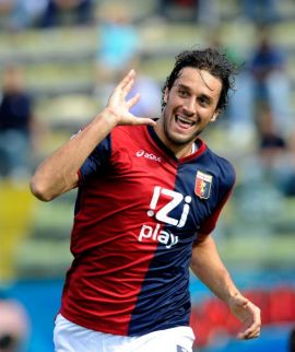 Toni decide Genoa-Bari:finisce 2-1