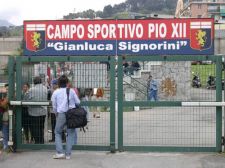 Genoa, scritte dei tifosi a Pegli: 