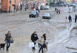 Lo sport e l'alluvione stasera a 