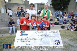 Volleyscrivia, donati 420 euro a Telethon 