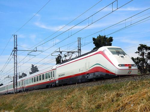 Treno Freccia Bianca dimentica una fermata e fa retromarcia