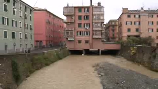 Iniziati i lavori di demolizione del palazzo in via Giotto 