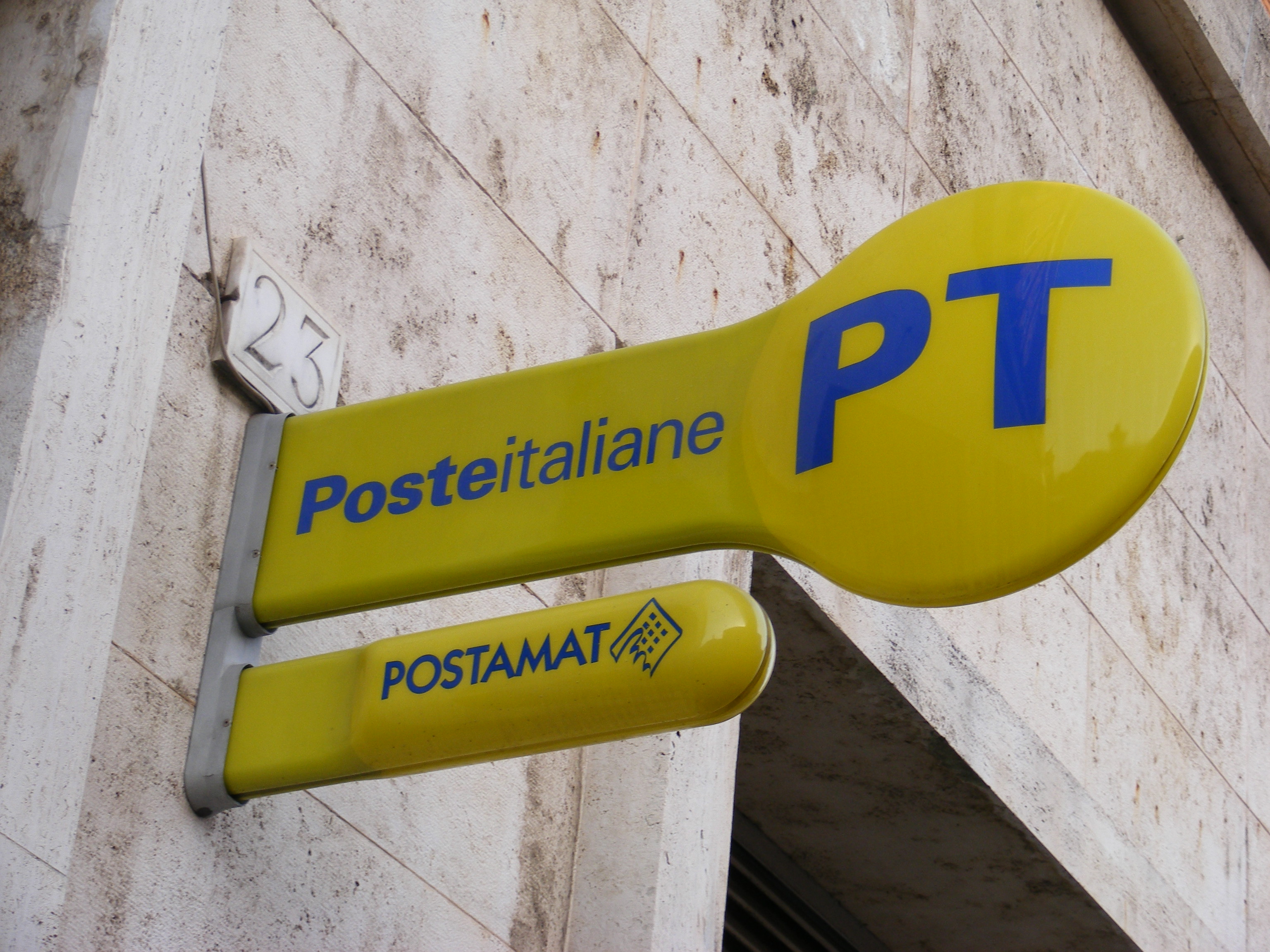 Poste Italiane celebra il 63esimo Festival di Sanremo con un annullo filatelico.