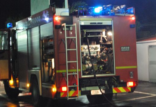 Camion in bilico sul Faiallo, ferito il conducente