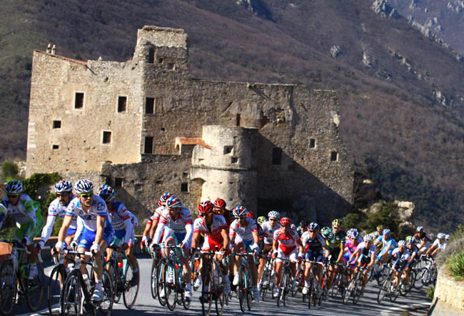 Trofeo Laigueglia, grave ciclista italiano dopo una caduta