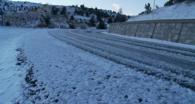 Neve, allerta 1 fino alle 15 nel savonese: disagi sulla A6