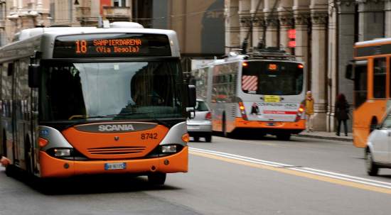 Terminato sciopero bus, ancora ritardi a Genova. In arrivo altre proteste