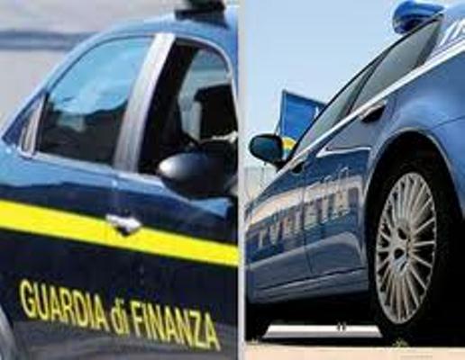 Blitz in un circolo di Oregina, sequestrate 'bionde' e hashish