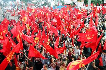 Lotta Comunista, in duemila a Genova 