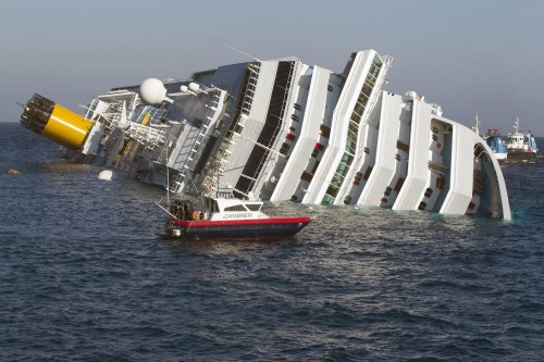 Concordia: sospesa udienza vertenza licenziamento Schettino