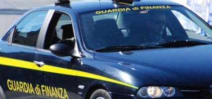 Funzionario Agenzia Entrate e quattro commercialisti arrestati 