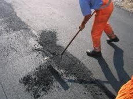 Lavori di manutenzione sulla sterrata municipale di Casa del diavolo