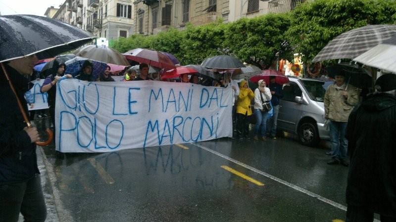 Polo Universitario Marconi a rischio, gli studenti lo occupano