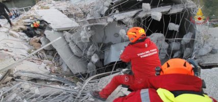 Dopo un mese il porto e i suoi uomini  ricordano la tragedia di Molo Giano