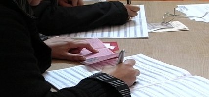 Ballottaggi, elettore in cabina con cellulare rischia il carcere