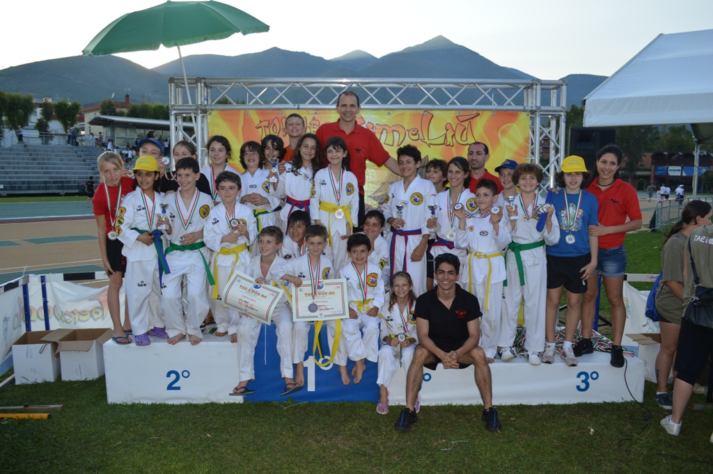 28 medaglie per la Scuola Taekwondo Genova nel torneo di Formia