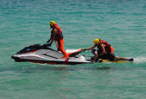 Si tuffa da 16 metri alle Cinque Terre: grave 21enne americano 