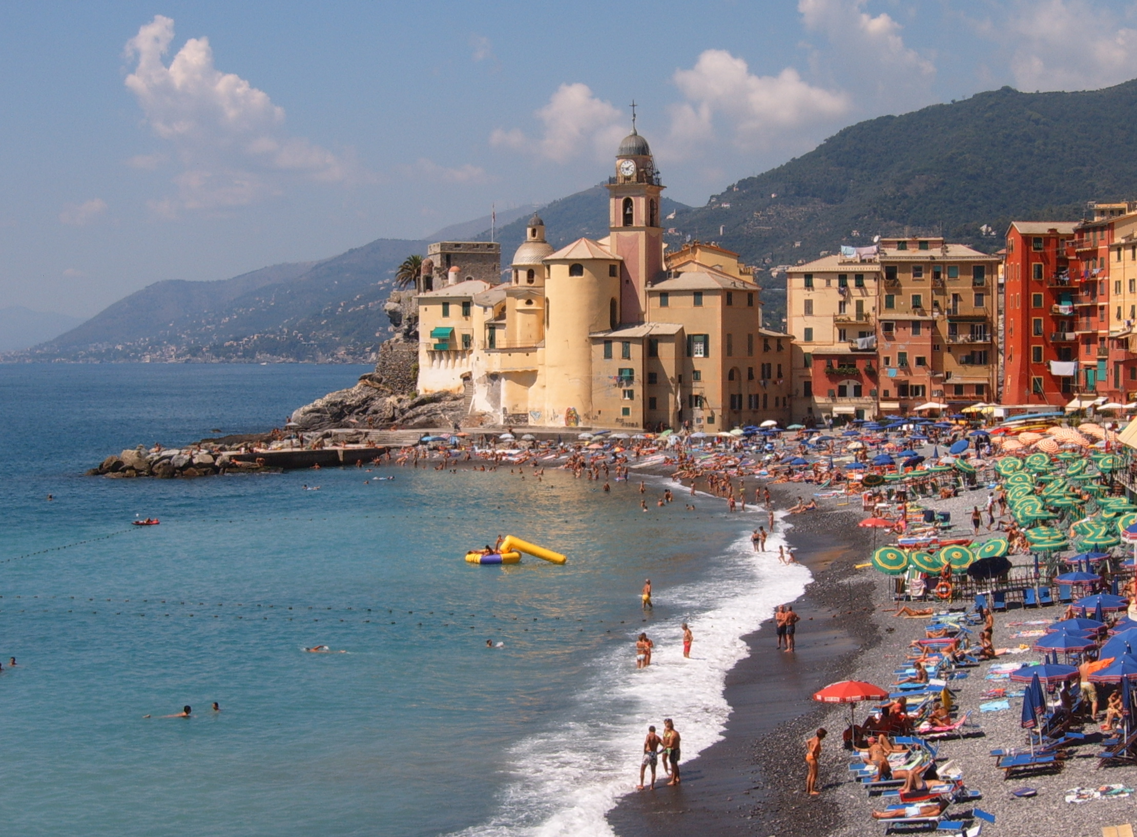 Bagnante investita e uccisa da imbarcazione nel mare di Camogli