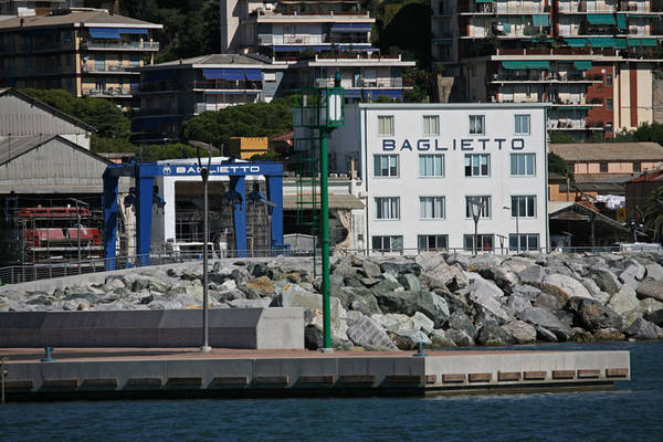 Cantieri Baglietto, si tratta: sospeso il presidio dei lavoratori