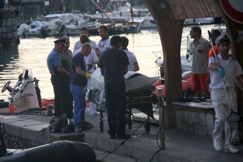 Folla ai funerali della donna uccisa sabato a Camogli