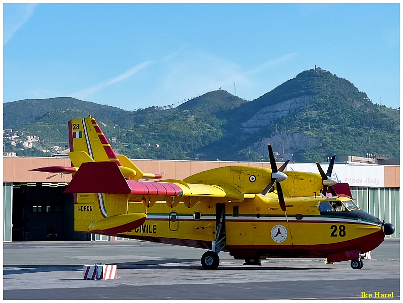 Bosco in fiamme sopra Apricale, allertato Canadair, elicottero già in azione