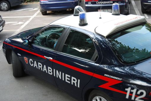 Litiga con la moglie e minaccia i figli: arrestato