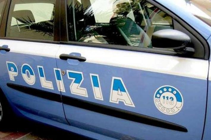 Allarme borseggi sui bus a Genova, la polizia sale a bordo