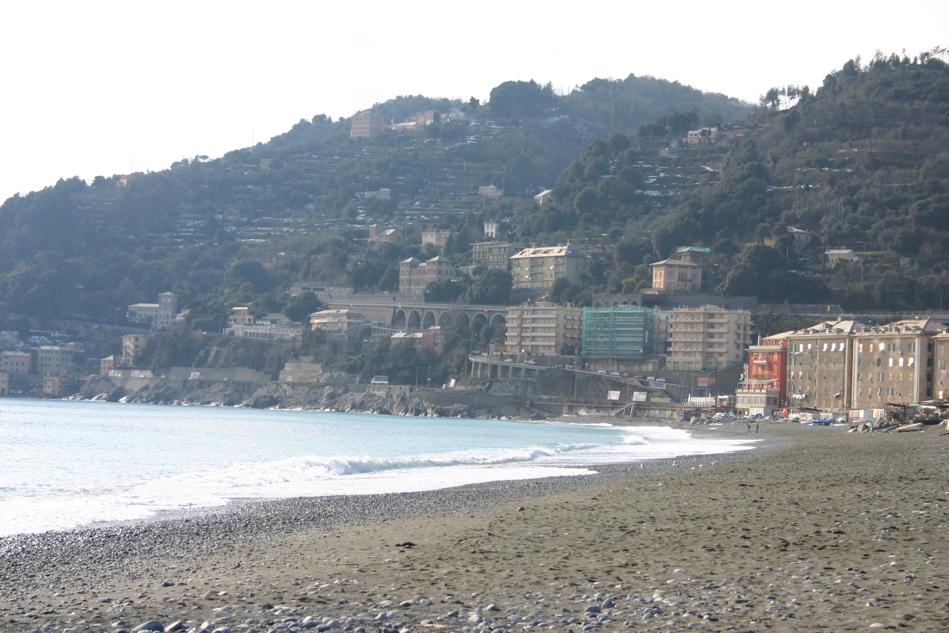 Torna balneabile il mare davanti a Genova Voltri