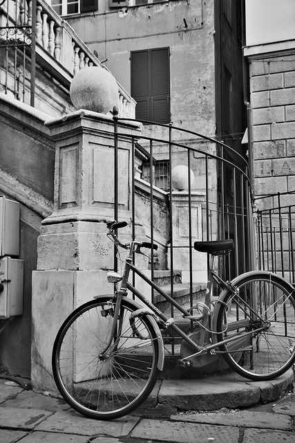 A Genova 800 nuovi posti per le bici nel centro storico pedonalizzato