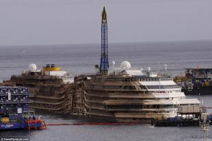 Concordia, si attende il via libera per la ricerca dei due dispersi