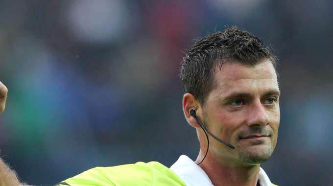 Giacomelli e Di Bello arbitri per Genoa e Sampdoria