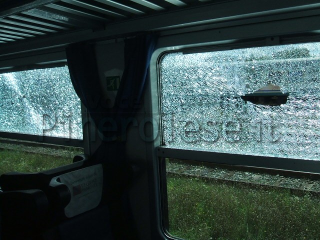 Ennesimo atto vandalico contro un treno: danni per 5.000 euro