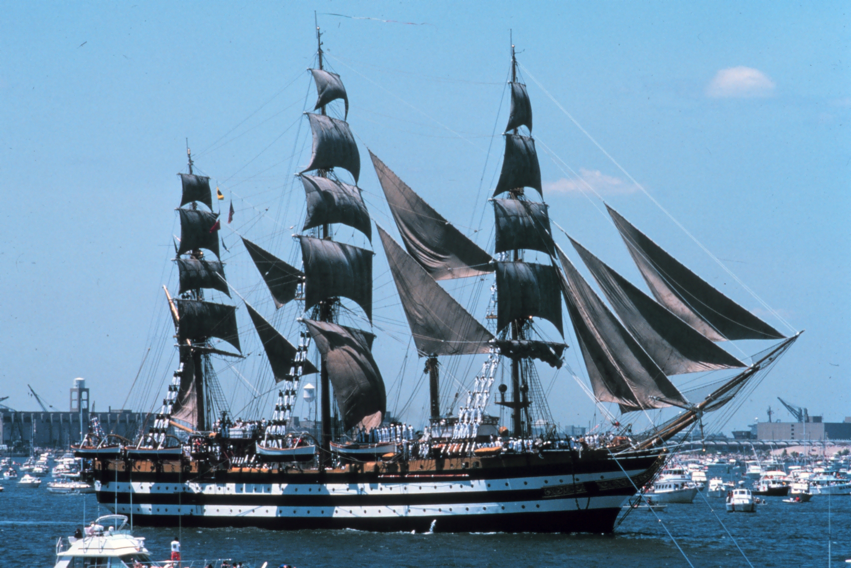 Studenti spezzini sulle Tall Ships, sono partiti per Tolone 