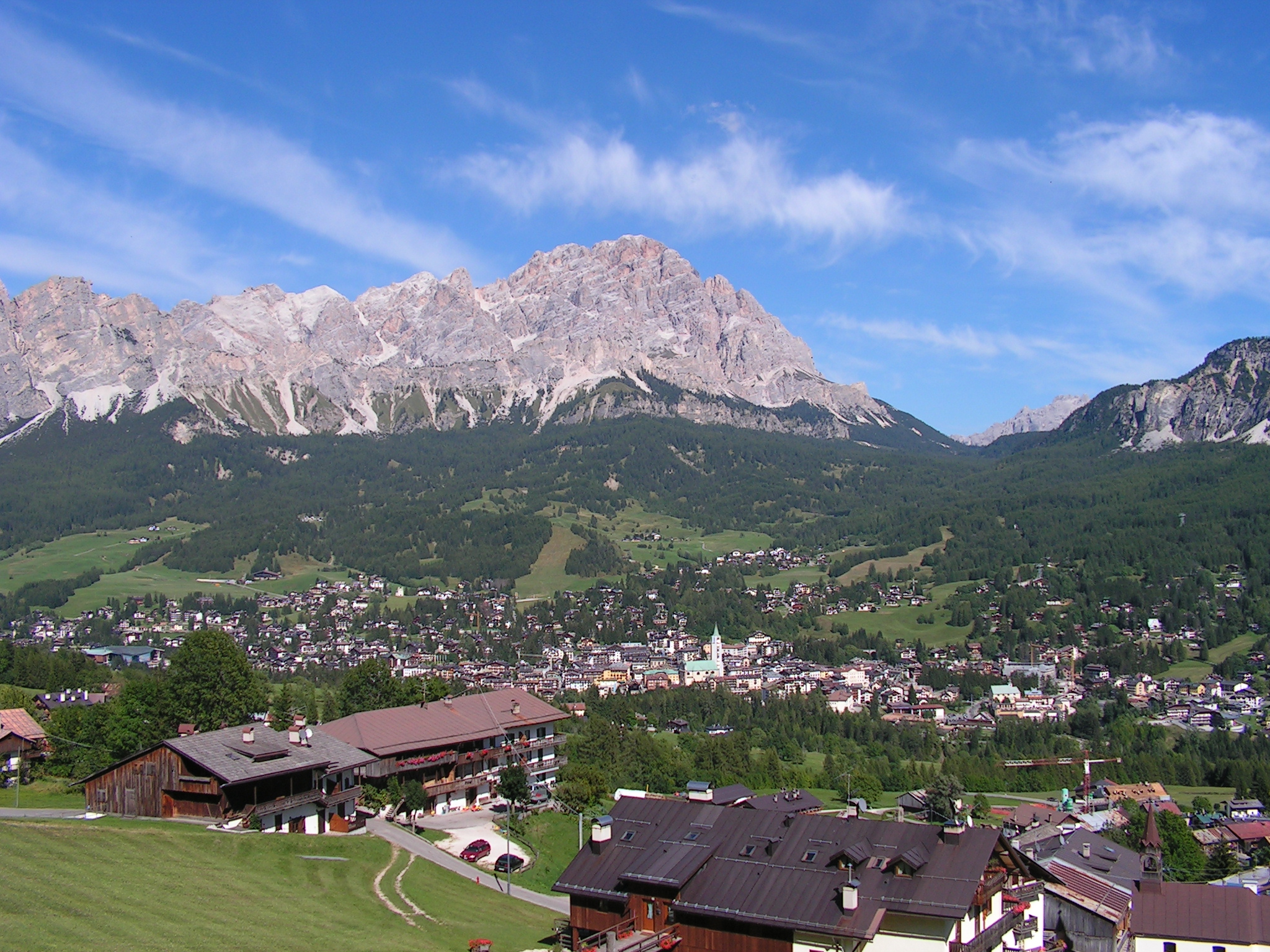 Parete di roccia si stacca dal Sorapis a Cortina d'Ampezzo