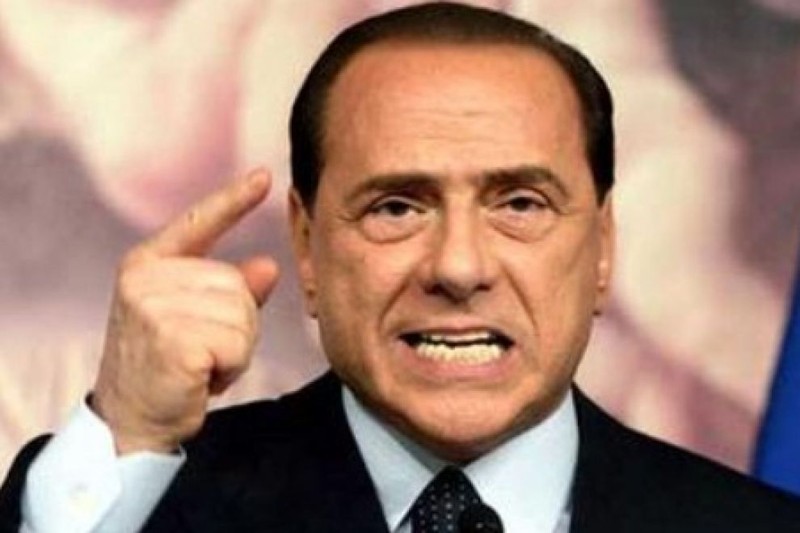 Berlusconi decide: 