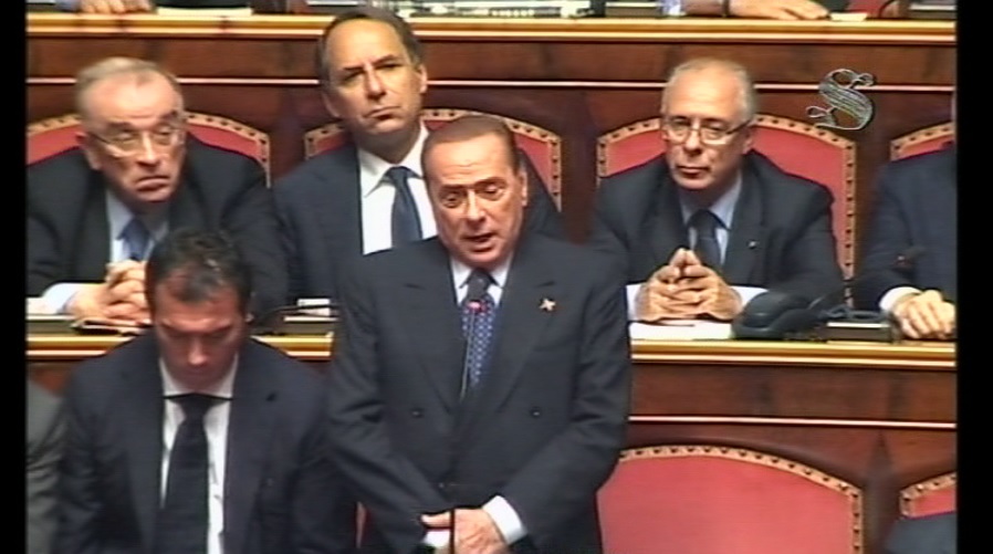 Berlusconi cambia idea e dice si, dal Parlamento via libera a Letta