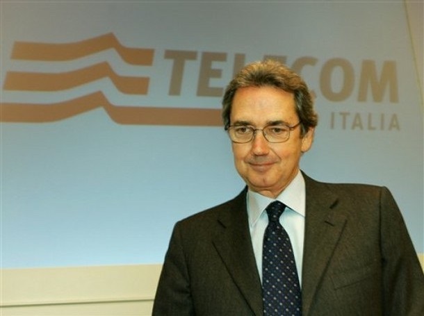 Telecom, si è dimesso il Presidente Bernabè