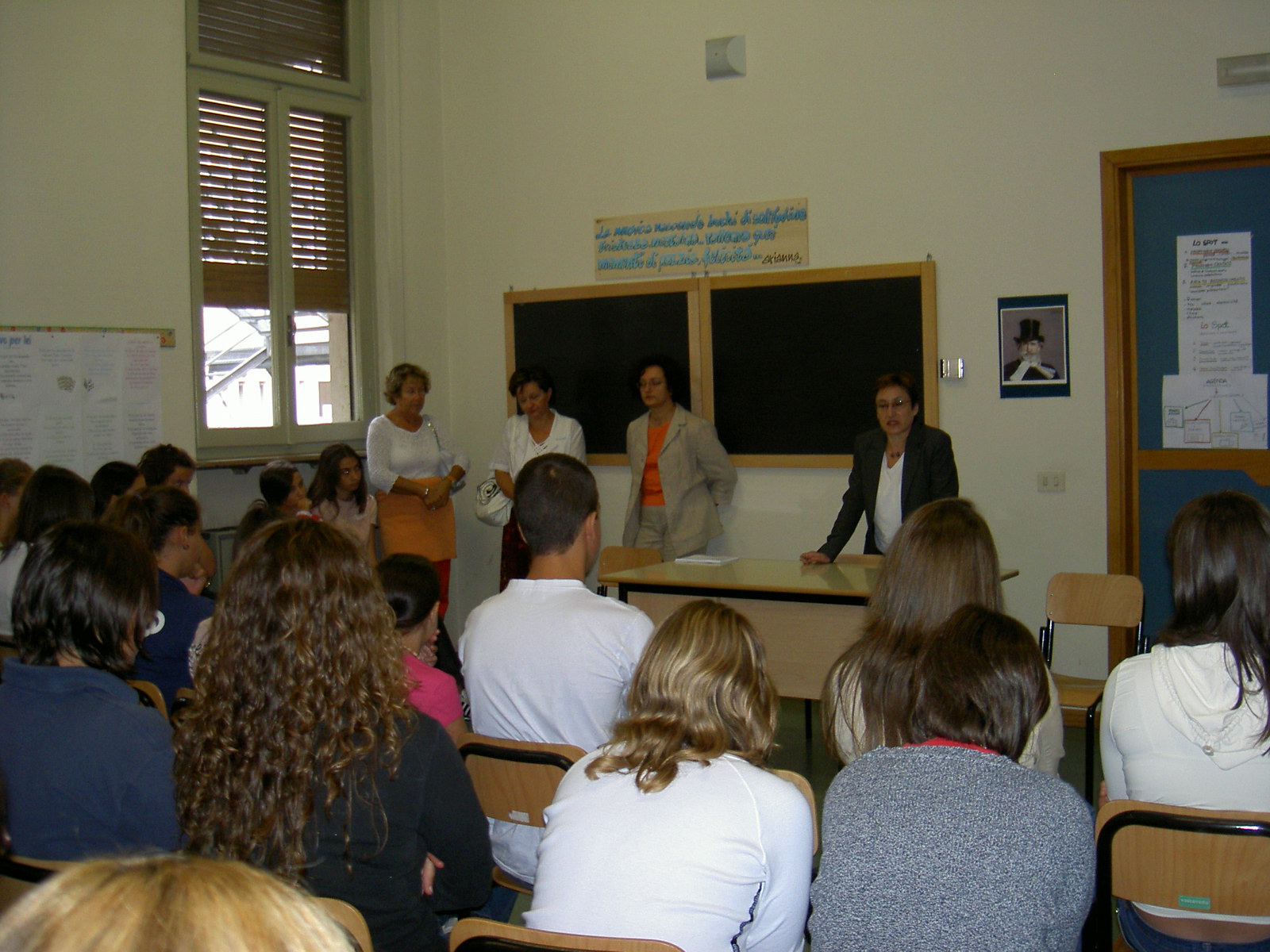 Scuola, intera classe di un liceo genovese chiede esonero da religione