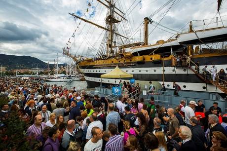 Festa della Marineria, folla record per visitare la Vespucci