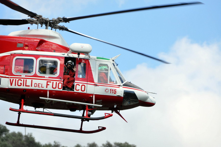 Fungaiolo di 67 anni resta due notti in un burrone, l'allarme solo oggi