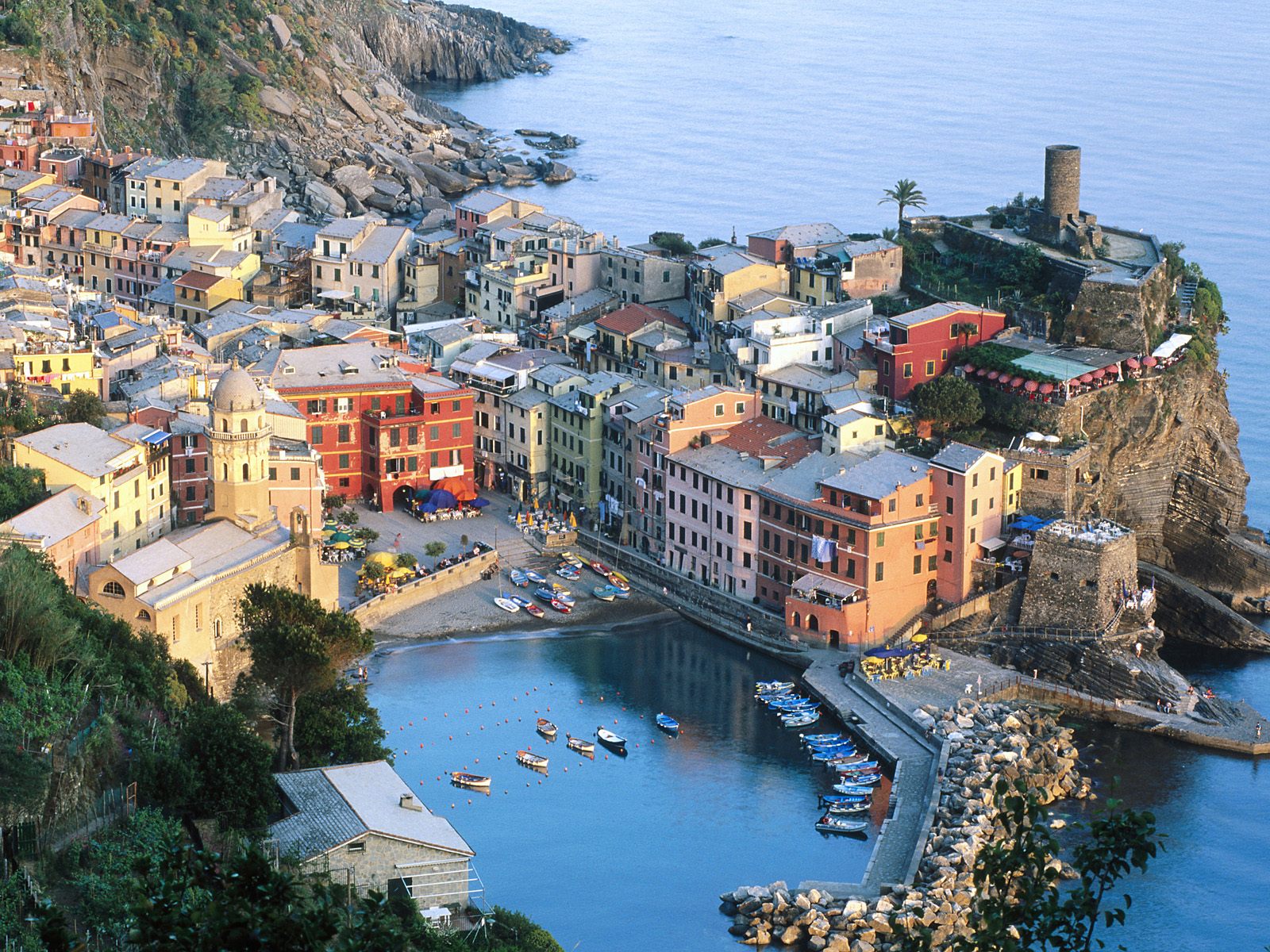 Vernazza rinasce. E cresce l'appeal sui siti turistici specializzati