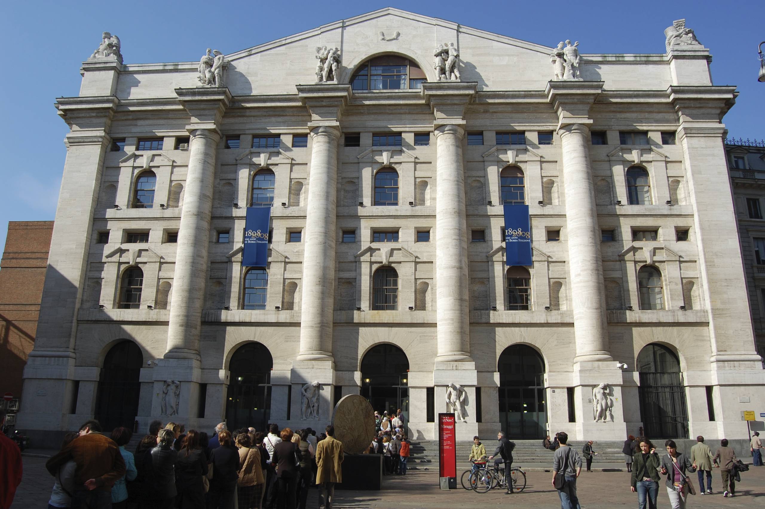 Borse, Piazza Affari la peggiore solo dopo Atene tra le borse del mondo