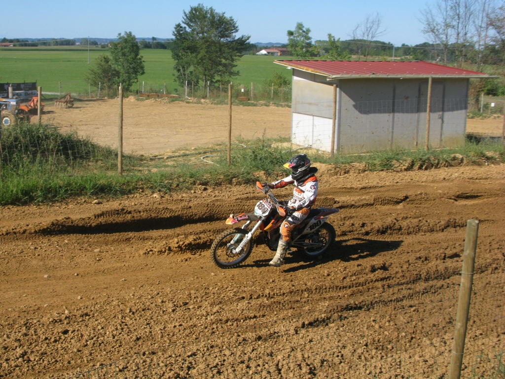 Ventenne gravemente ferito durante una gara di motocross