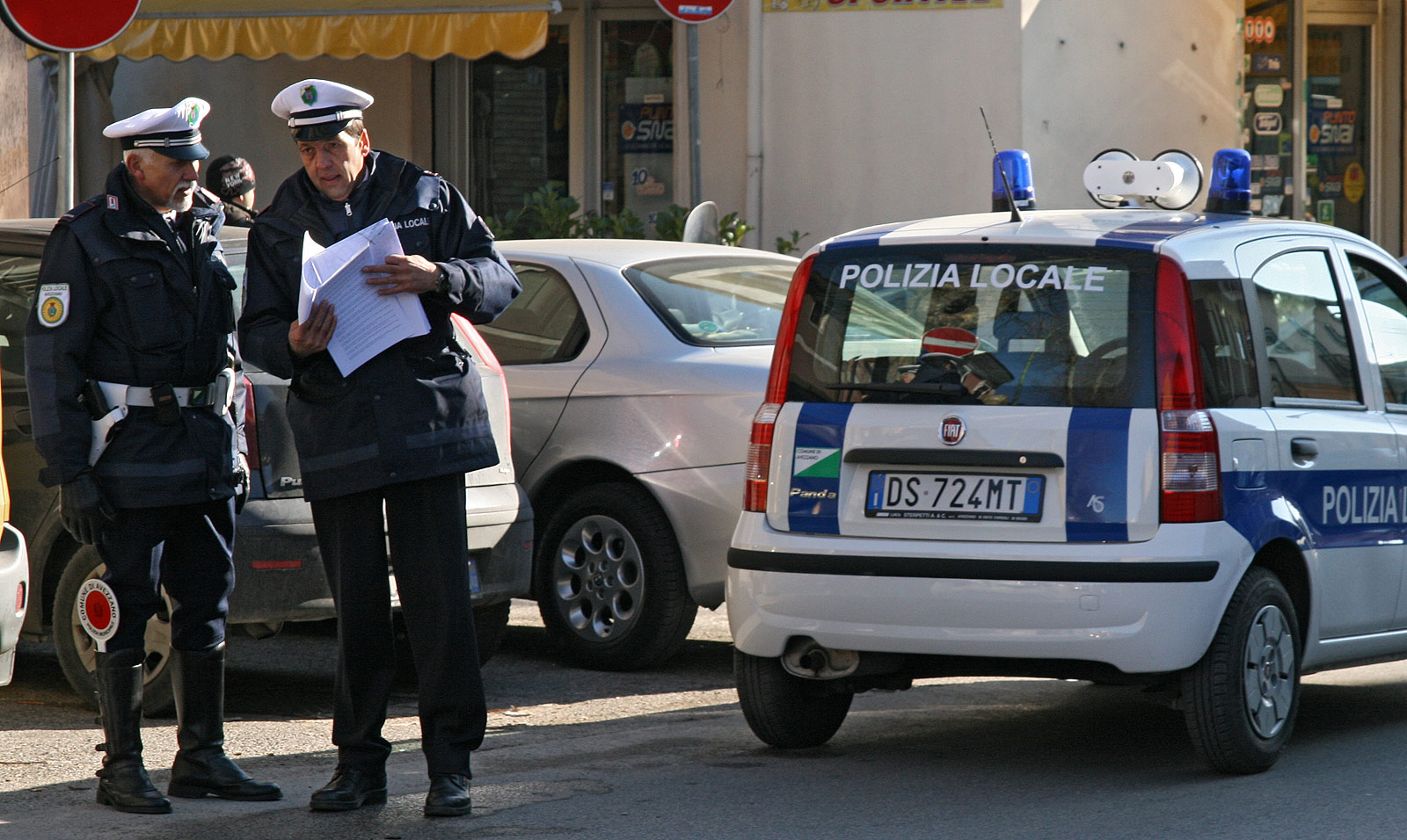 Incidente tra automobili: ferito piccolo passeggero