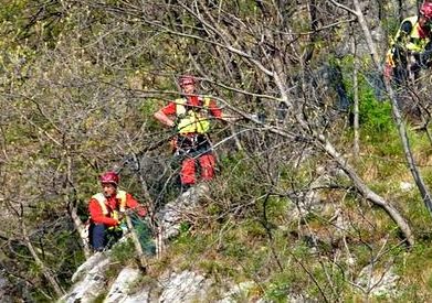 Ritrovato in un bosco il 70enne scomparso ieri notte da casa