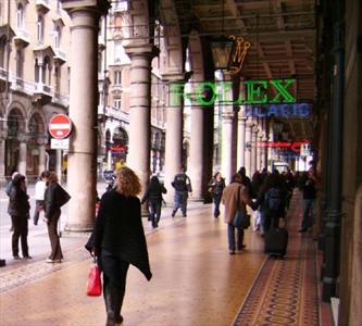 Abusivismo, i commercianti oggi vanno in piazza per dire: 